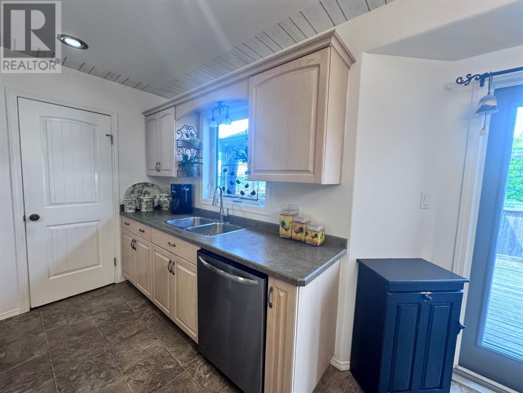 4715 Lake Street, Alix, Alberta  T0C 0B0 - Photo 7 - A2228819