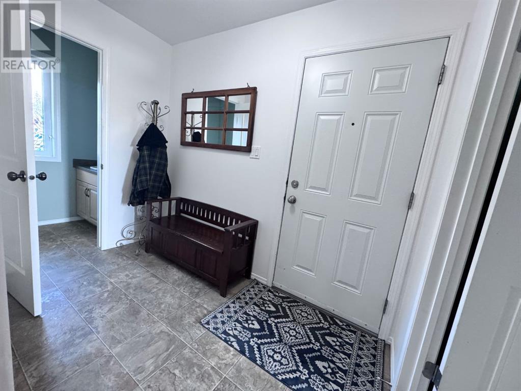 4715 Lake Street, Alix, Alberta  T0C 0B0 - Photo 3 - A2228819