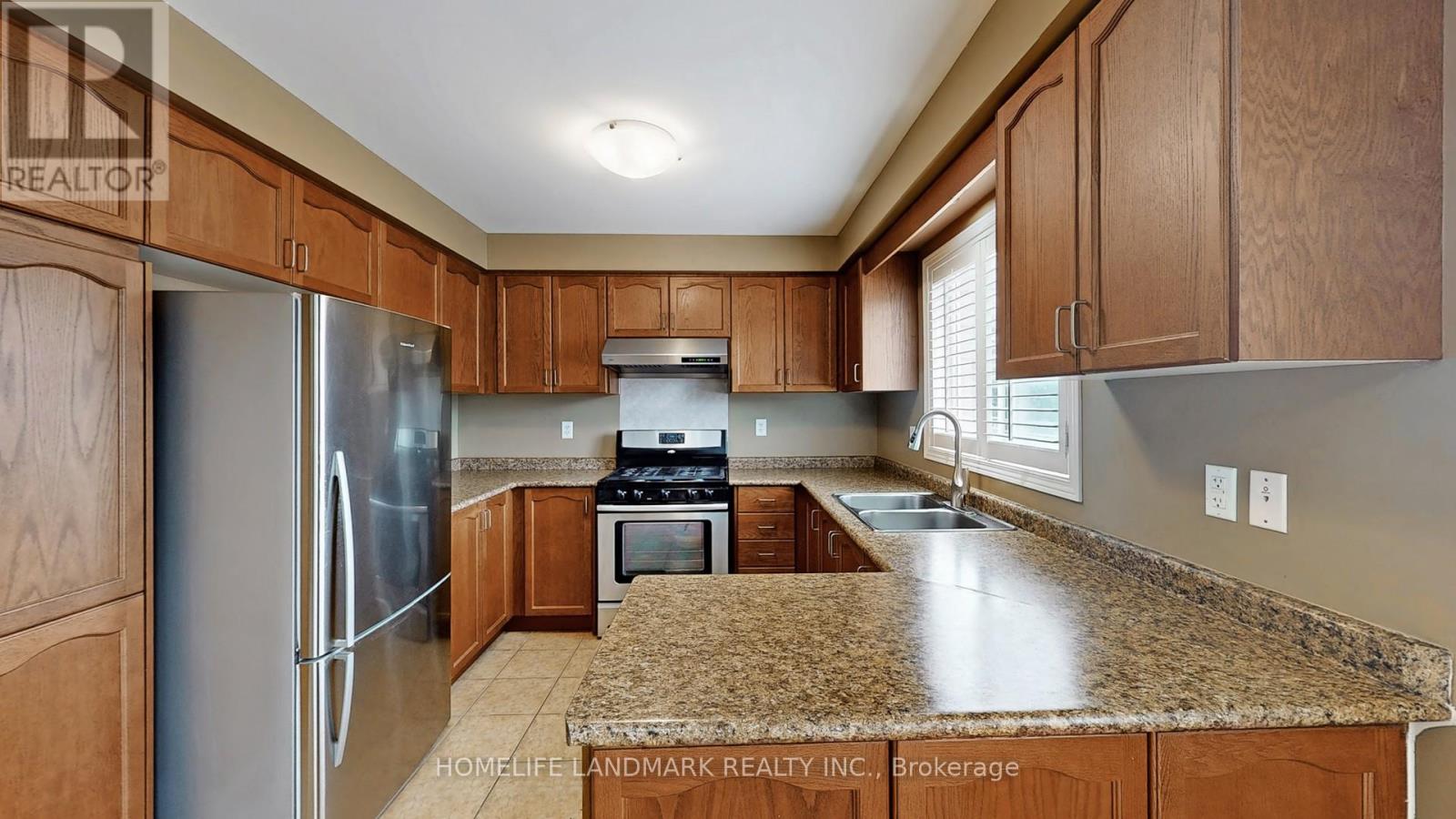 34 Wallwark Street, Aurora, Ontario  L4G 0J2 - Photo 9 - N12198942