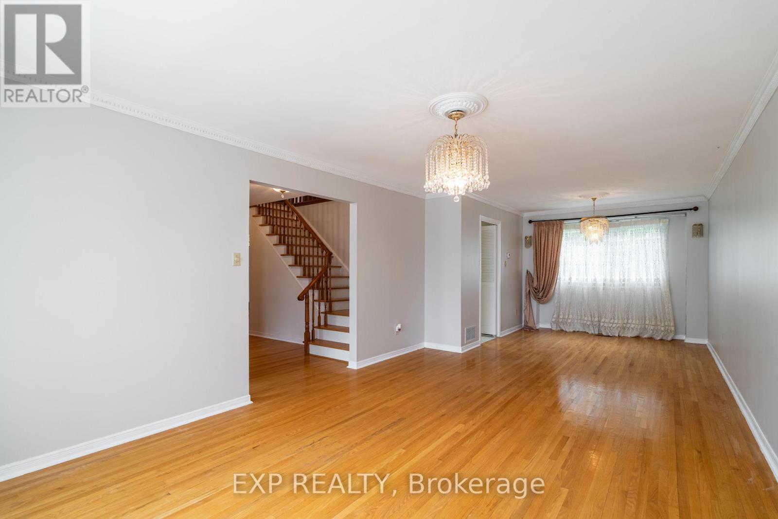 451 Palmer Avenue, Richmond Hill, Ontario  L4C 1R2 - Photo 5 - N12204682