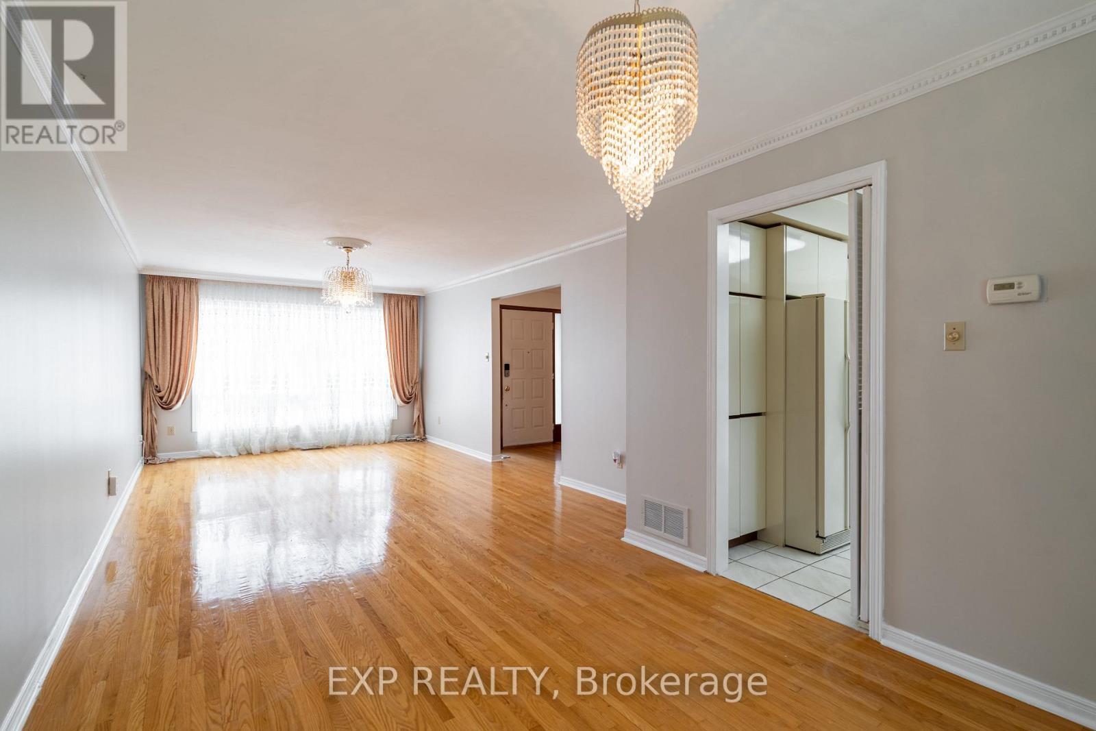 451 Palmer Avenue, Richmond Hill, Ontario  L4C 1R2 - Photo 6 - N12204682