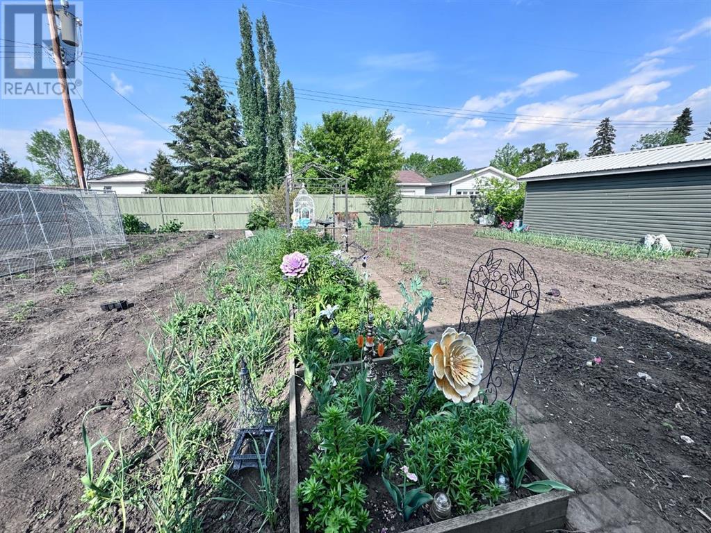 4715 Lake Street, Alix, Alberta  T0C 0B0 - Photo 36 - A2228819