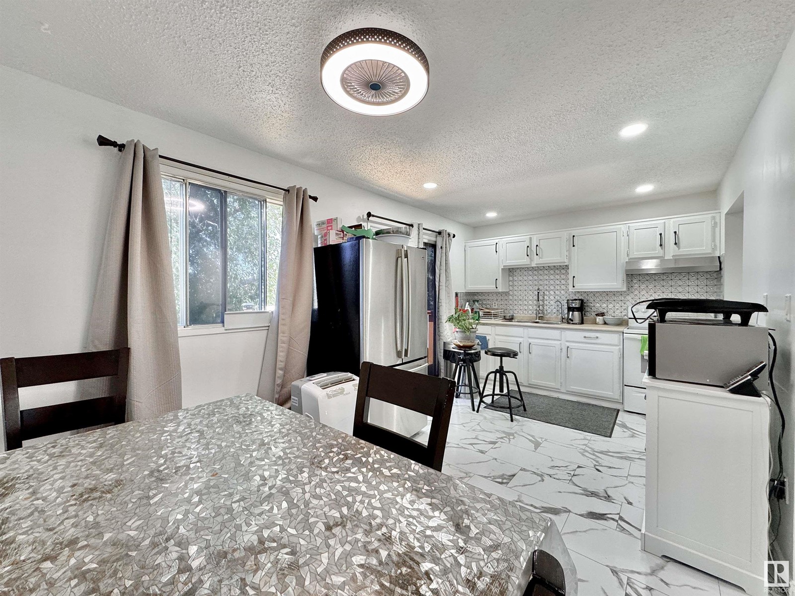 14240 23 St Nw, Edmonton, Alberta  T5Y 1E8 - Photo 9 - E4441130