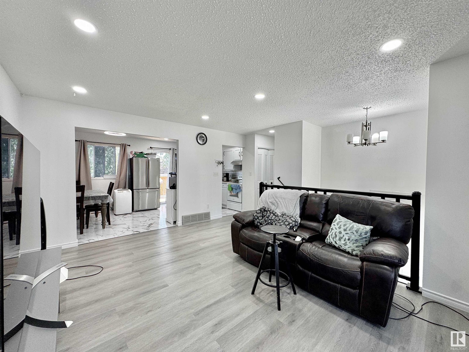 14240 23 St Nw, Edmonton, Alberta  T5Y 1E8 - Photo 11 - E4441130
