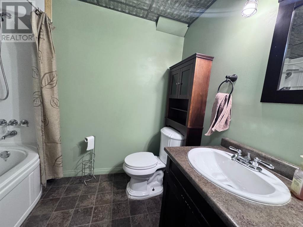 4715 Lake Street, Alix, Alberta  T0C 0B0 - Photo 31 - A2228819