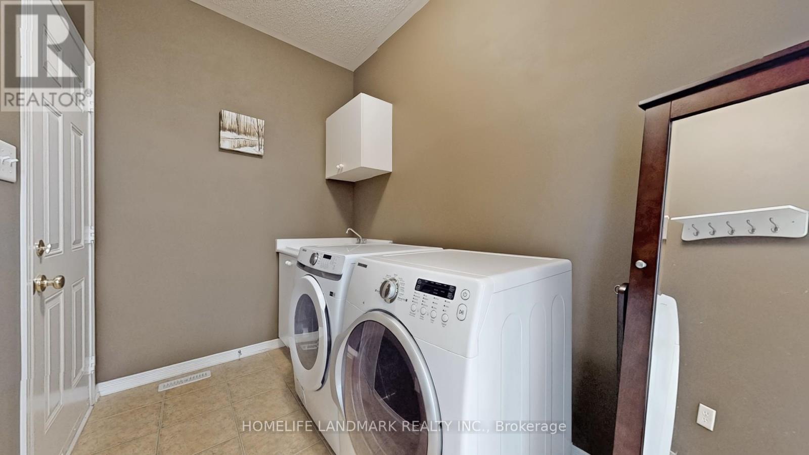 34 Wallwark Street, Aurora, Ontario  L4G 0J2 - Photo 15 - N12198942