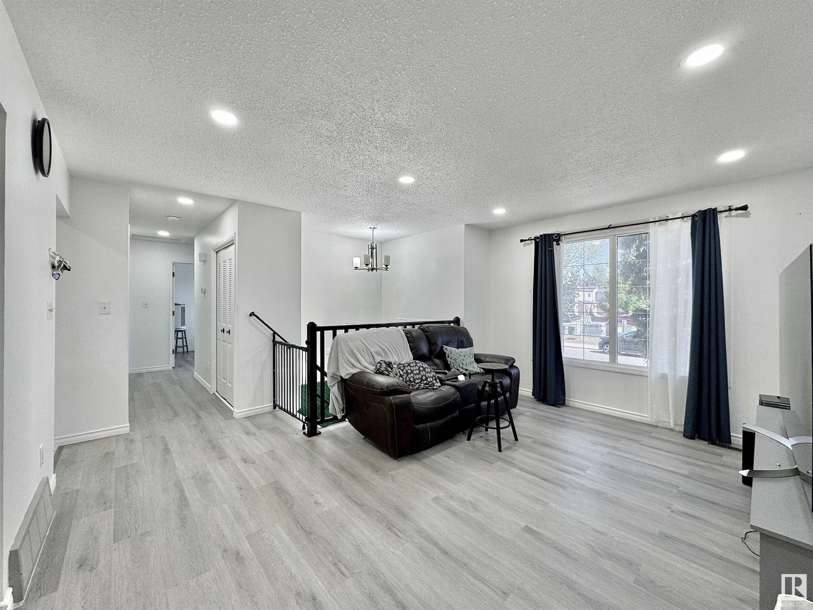 14240 23 St Nw, Edmonton, Alberta  T5Y 1E8 - Photo 10 - E4441130