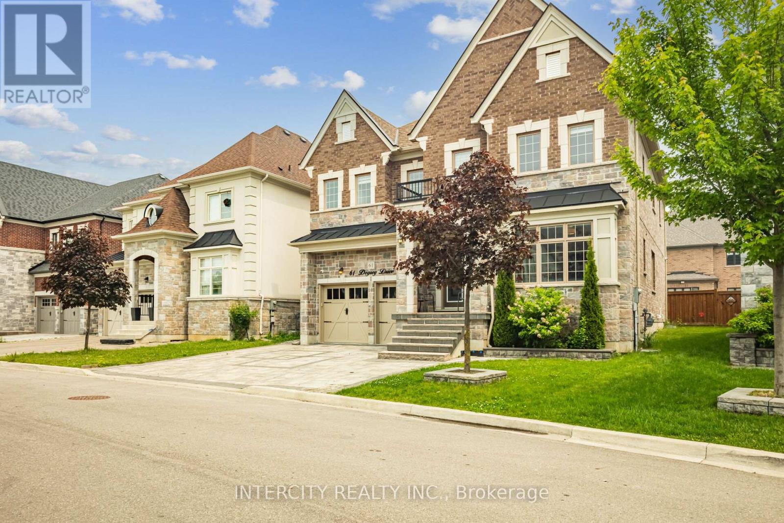 61 Degrey Drive, Brampton, Ontario  L6P 4L7 - Photo 6 - W12204690
