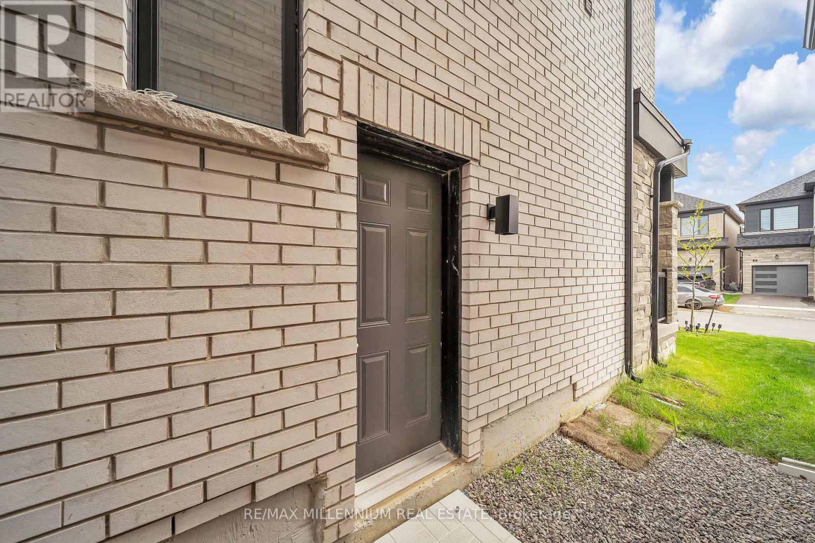 18 Ida Terrace, Caledon, Ontario  L7C 4M2 - Photo 9 - W12204712