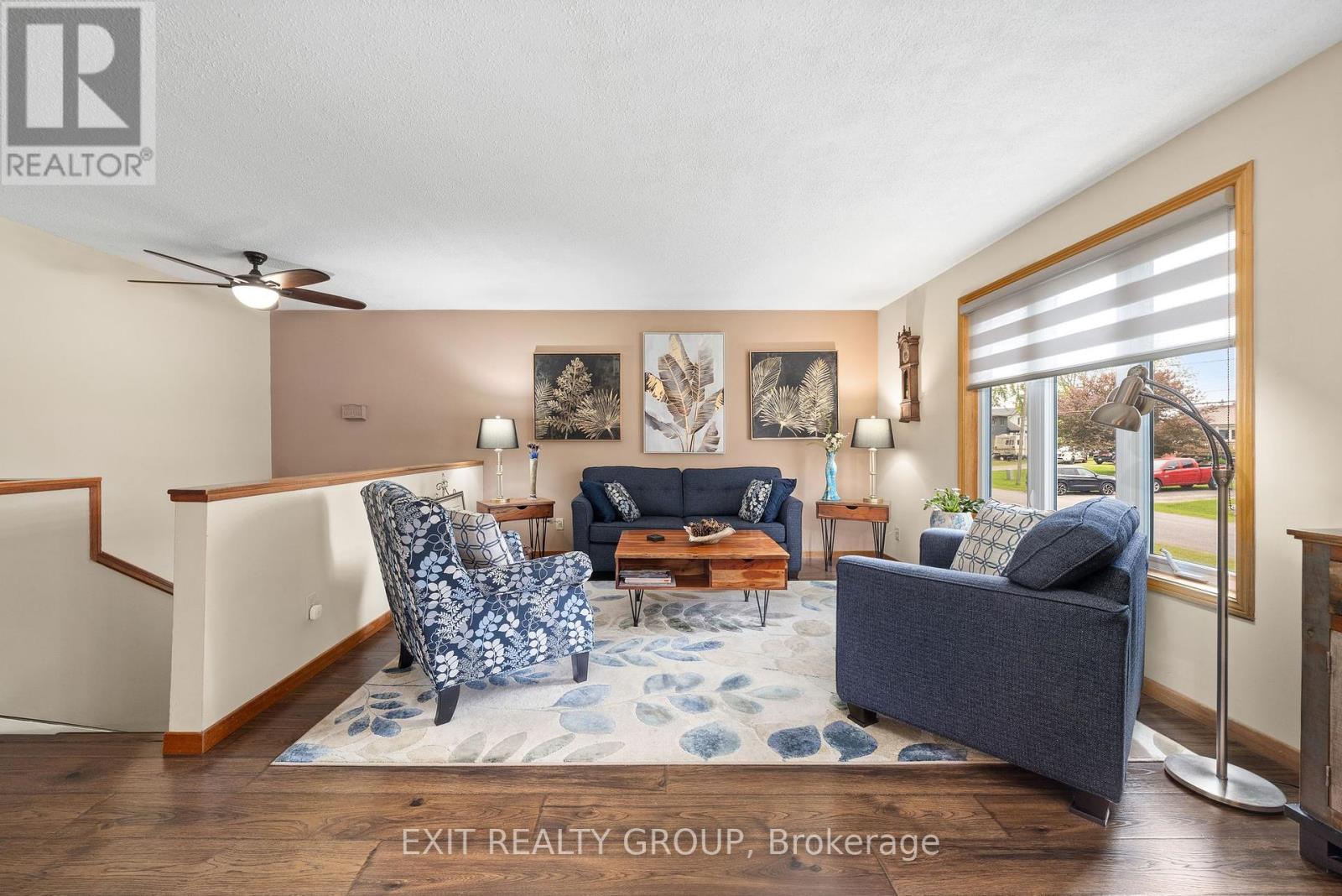 Property at 16 QUEEN STREET W image 3
