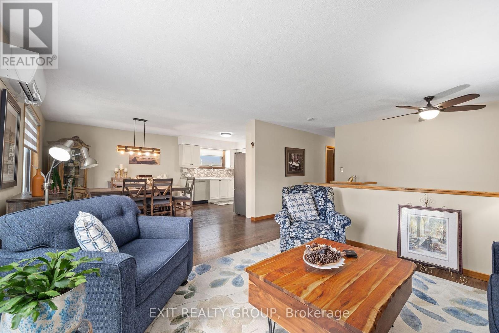 Property at 16 QUEEN STREET W image 4