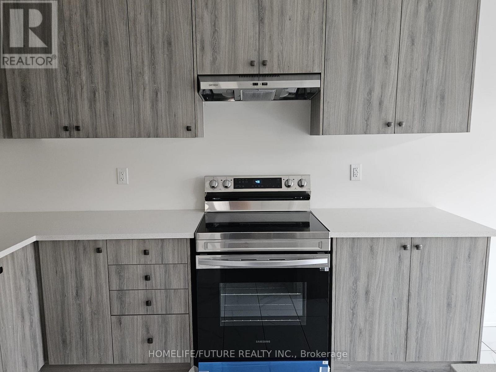 1115 Denton Drive, Cobourg, Ontario  K9A 4A1 - Photo 8 - X12204727