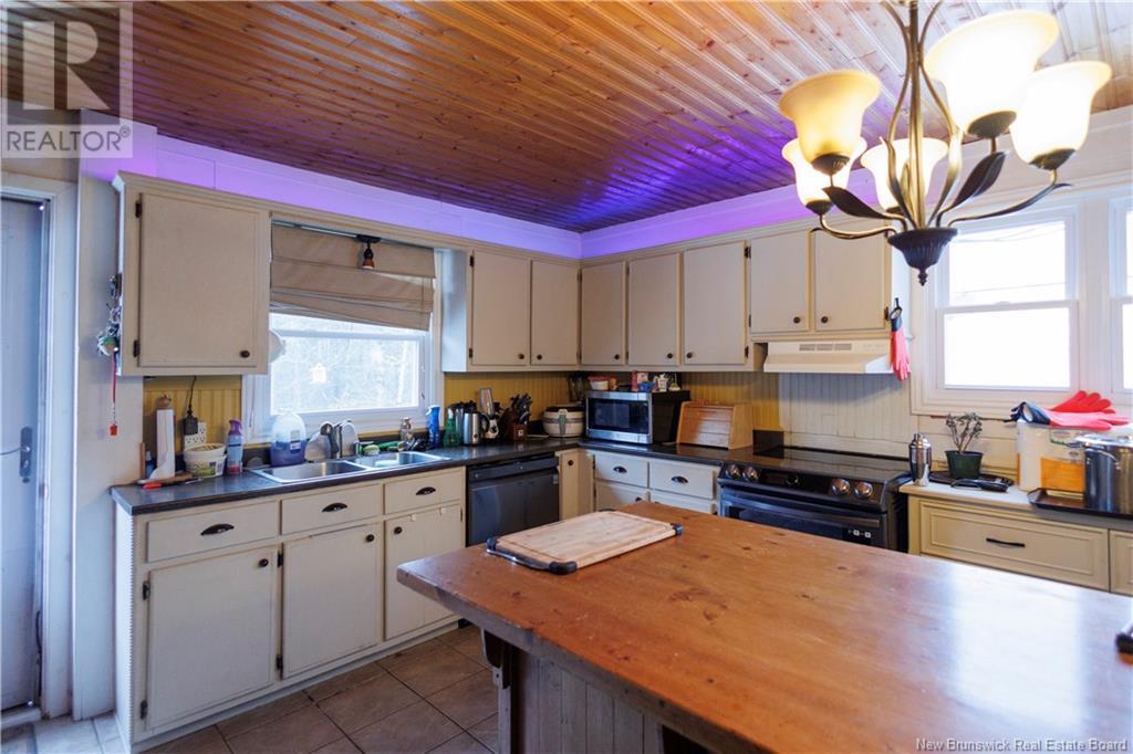 28 Bridgeview Street, Plaster Rock, New Brunswick  E7G 1E7 - Photo 5 - NB113646