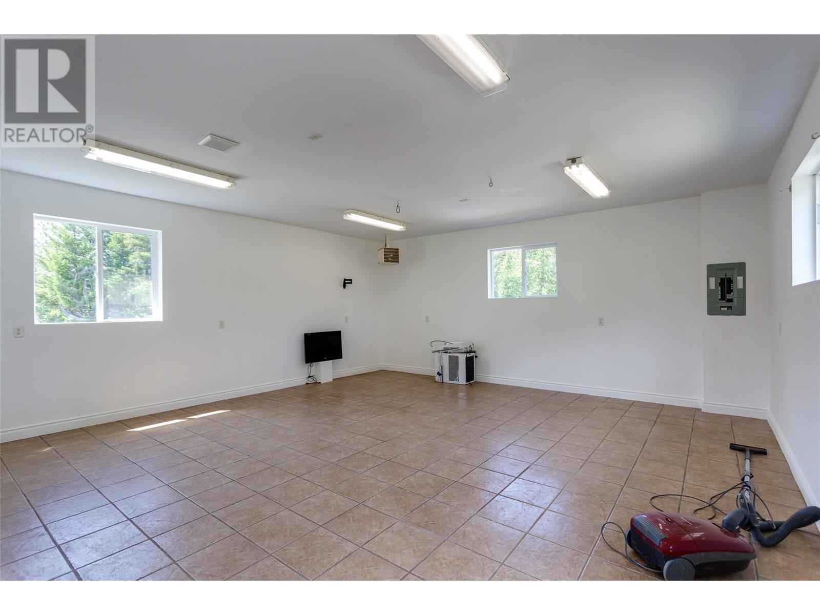 1881 Cardinal Creek Road, Kelowna, British Columbia  V1P 1J3 - Photo 57 - 10350454