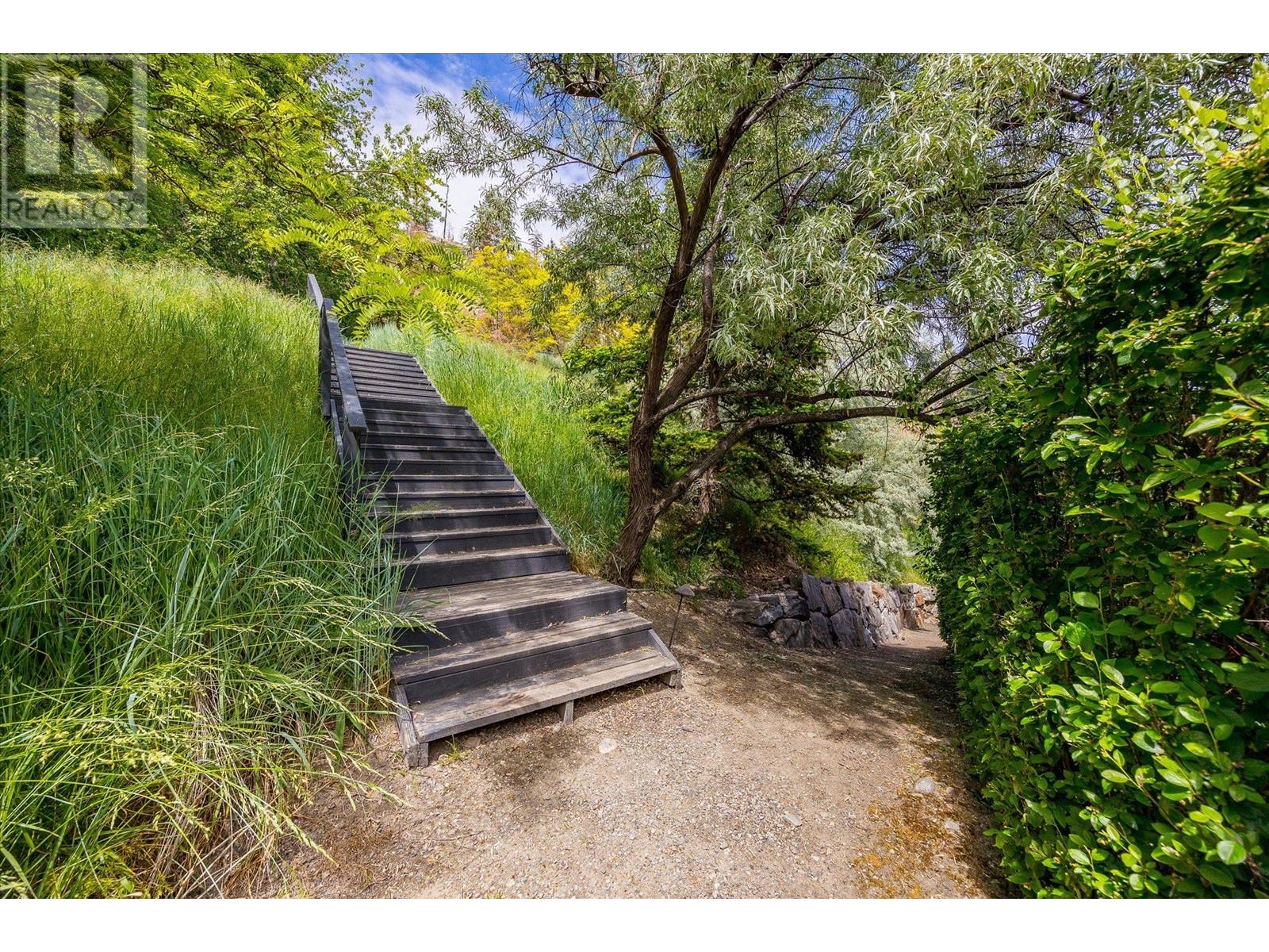667 Westside Road S, Kelowna, British Columbia  V7Y 1A1 - Photo 16 - 10351064