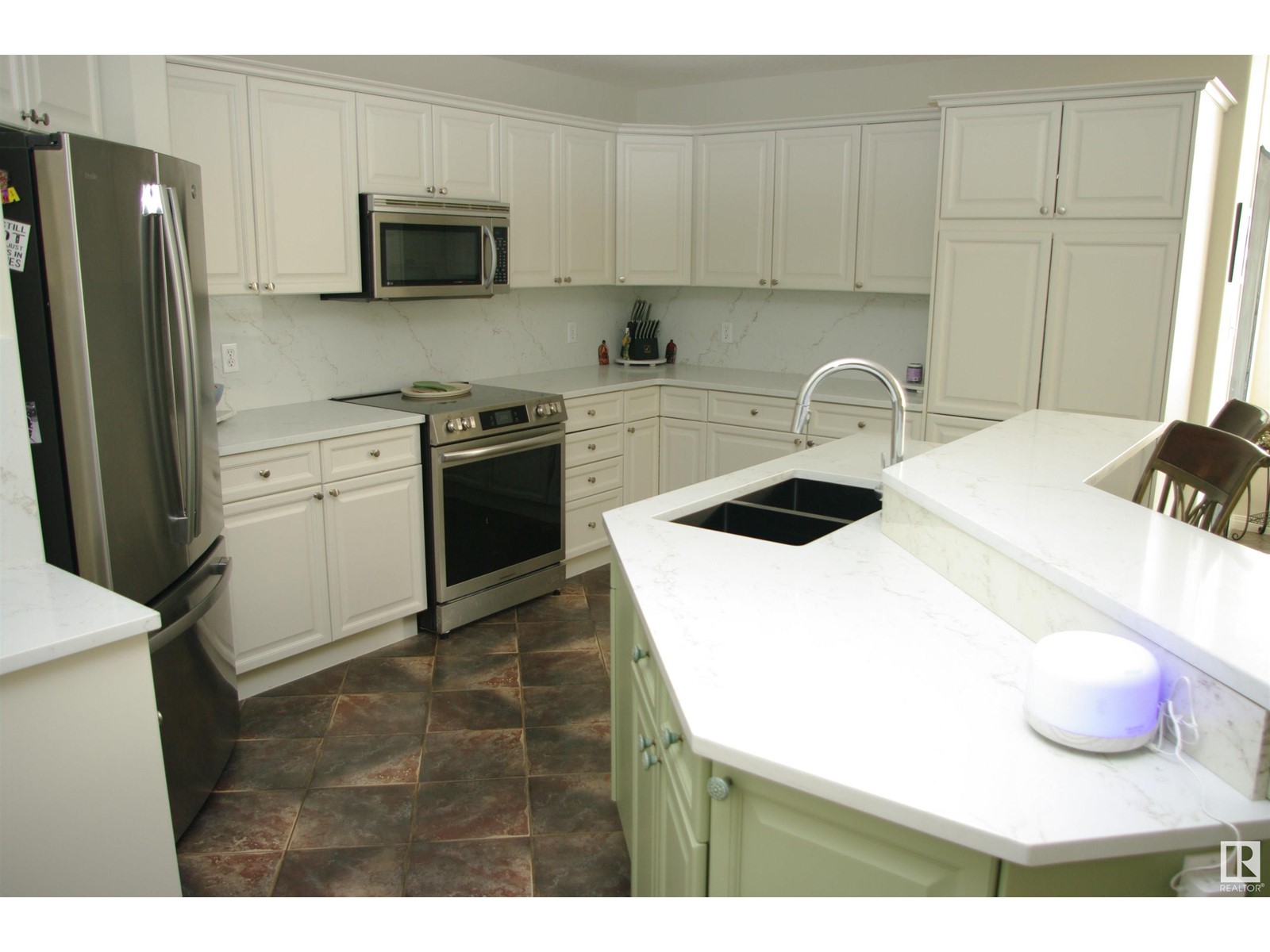 Property at 11003 177 AV NW image 2
