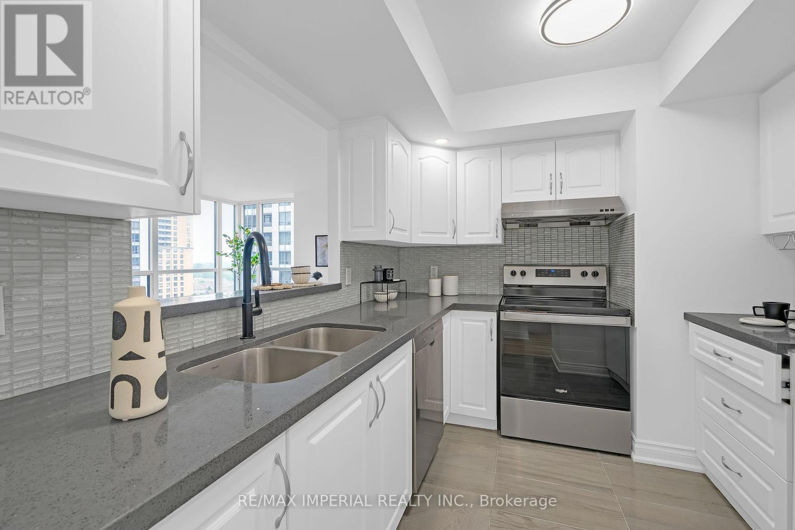 1211 - 5 Northtown Way, Toronto, Ontario  M2N 7A1 - Photo 6 - C12204752