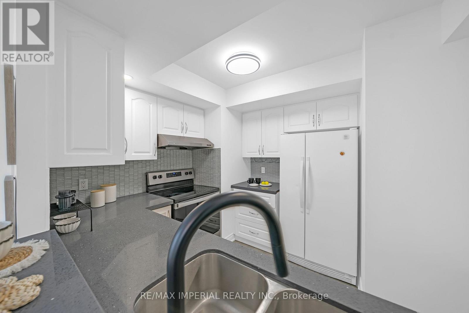 1211 - 5 Northtown Way, Toronto, Ontario  M2N 7A1 - Photo 8 - C12204752