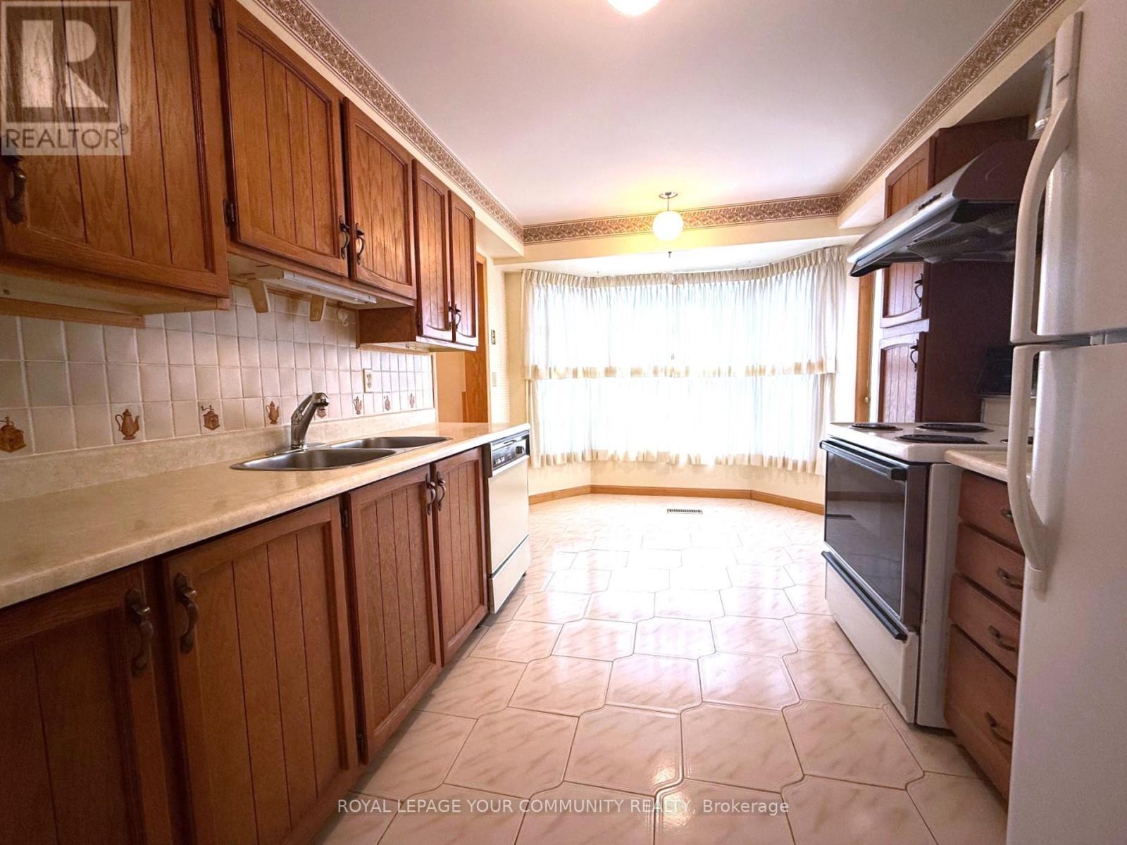 90 Belinda Square, Toronto, Ontario  M1W 3M2 - Photo 5 - E12204736