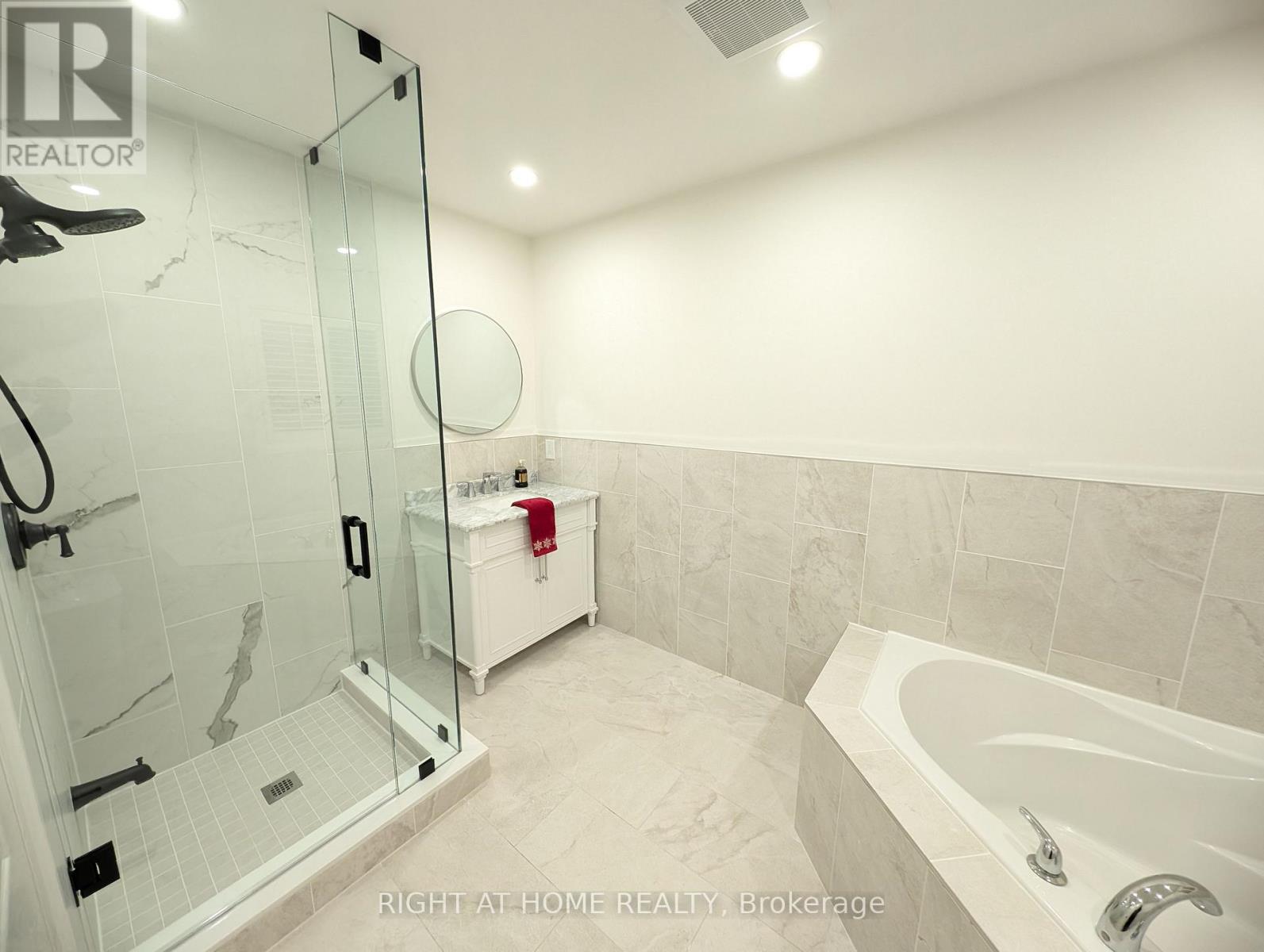 16 Imperial Crown Lane, Barrie, Ontario  L4N 0T4 - Photo 13 - S12139798