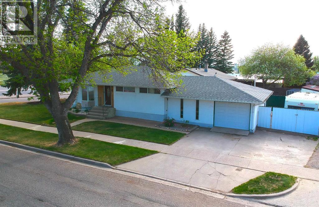 Property at 1132 11 Street S image 3