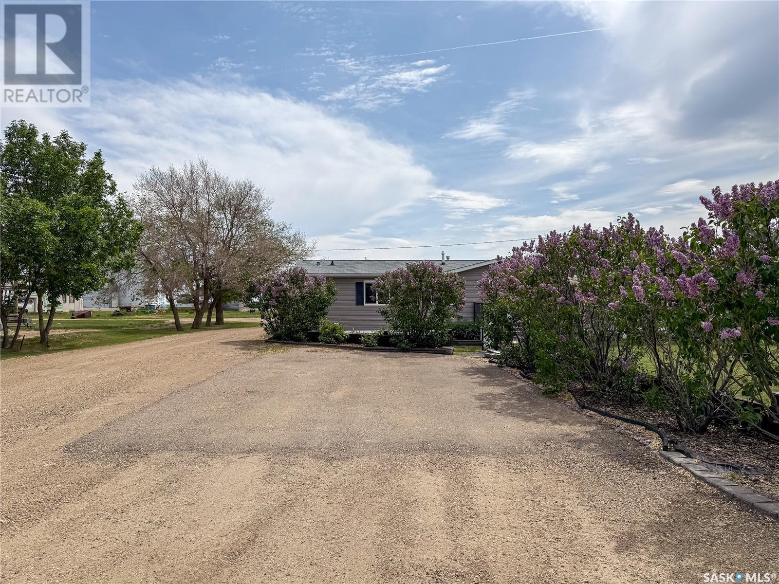 306 2nd Avenue W, Climax, Saskatchewan  S0N 0A7 - Photo 3 - SK003794