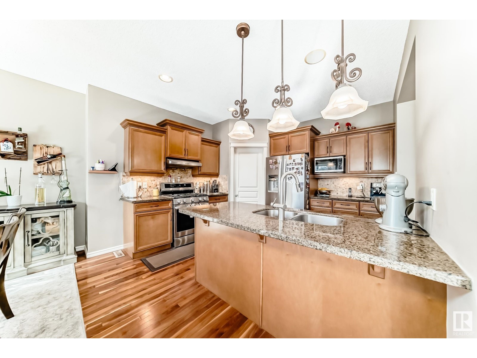 6908 Strom Ln Nw, Edmonton, Alberta  T6R 0G3 - Photo 4 - E4441134