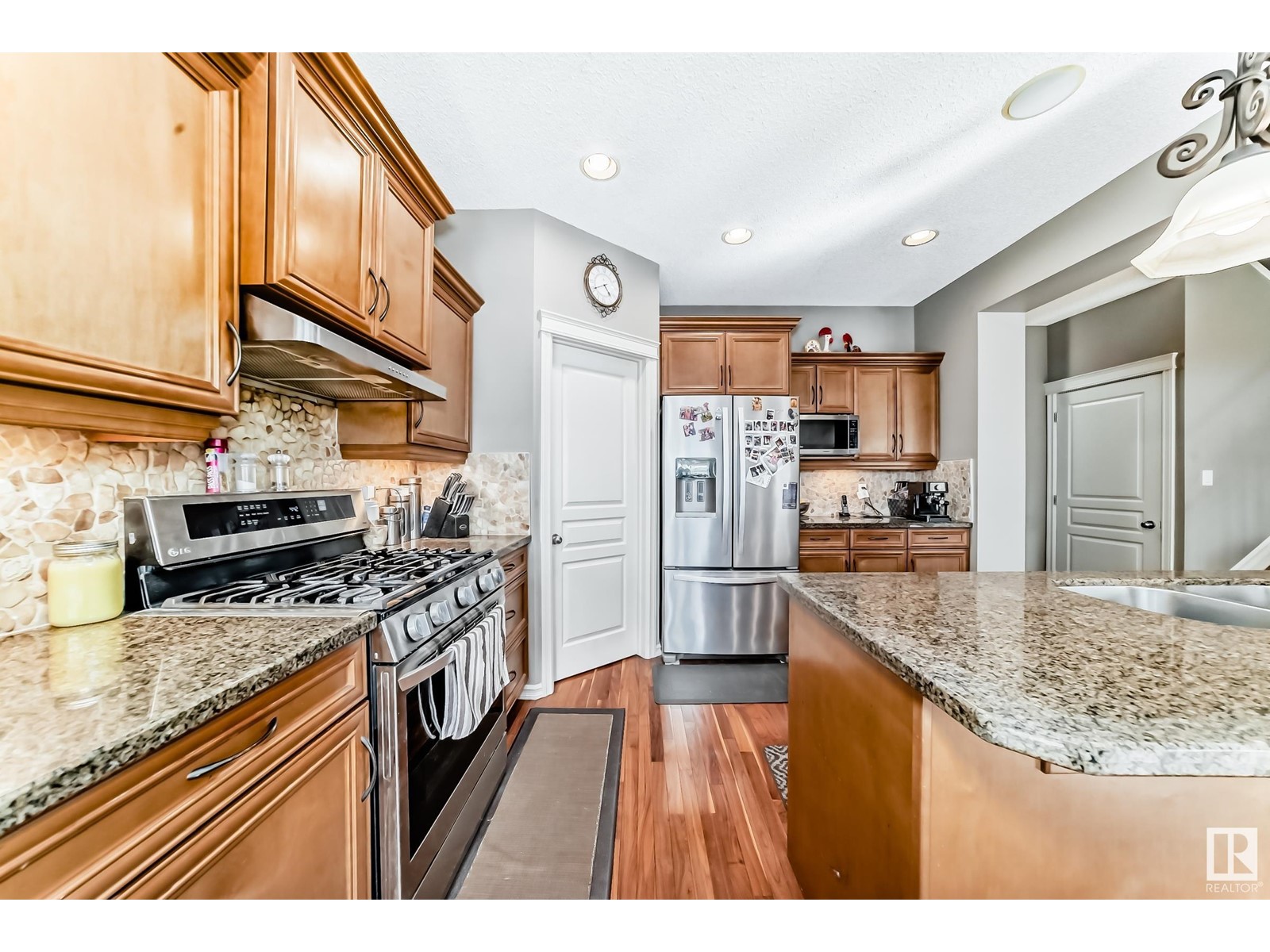 6908 Strom Ln Nw, Edmonton, Alberta  T6R 0G3 - Photo 6 - E4441134