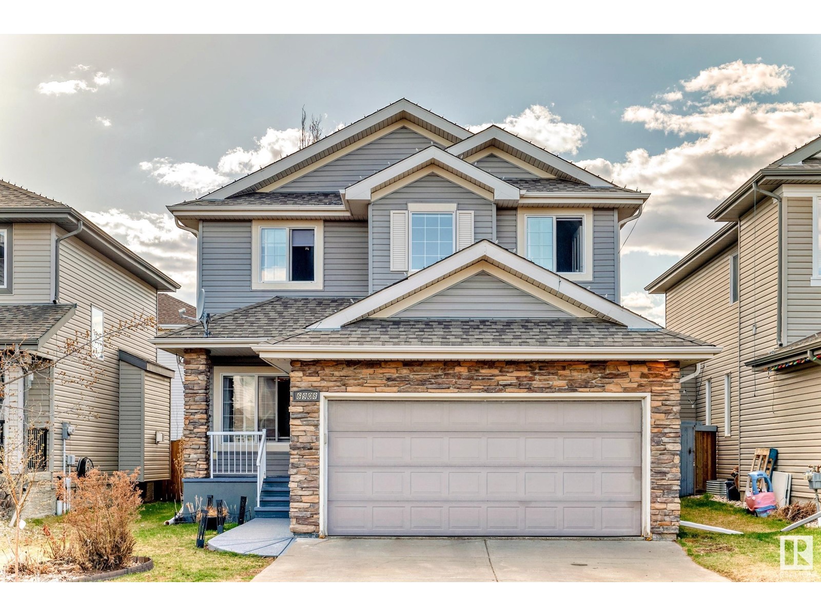 6908 Strom Ln Nw, Edmonton, Alberta  T6R 0G3 - Photo 2 - E4441134