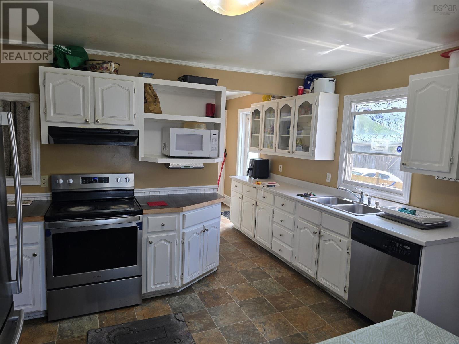 850 George Street, Sydney, Nova Scotia  B1P 1L9 - Photo 3 - 202513844