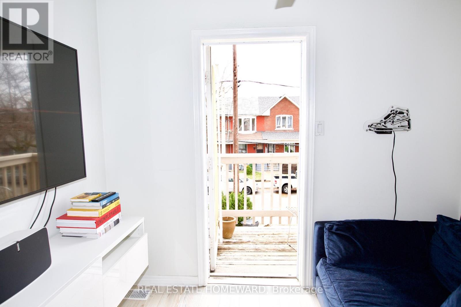 Upper - 559 Delaware Avenue N, Toronto, Ontario  M6H 2V3 - Photo 24 - C12149528
