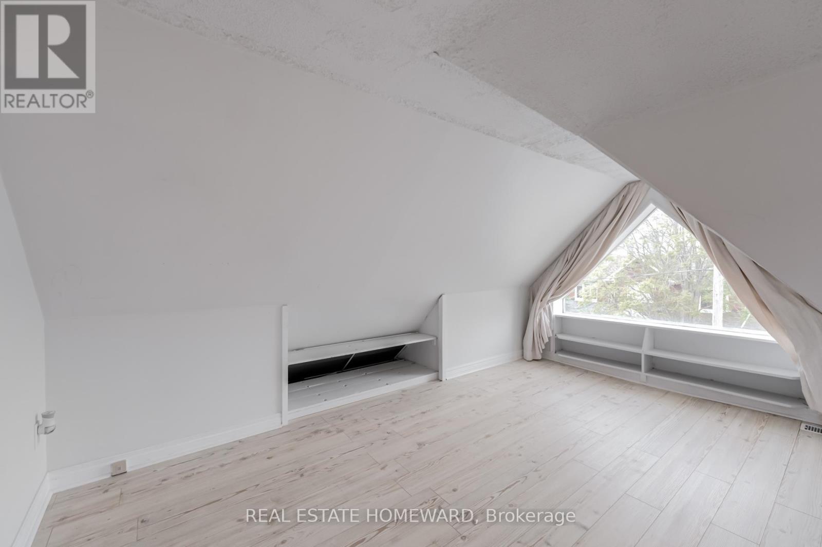 Upper - 559 Delaware Avenue N, Toronto, Ontario  M6H 2V3 - Photo 20 - C12149528