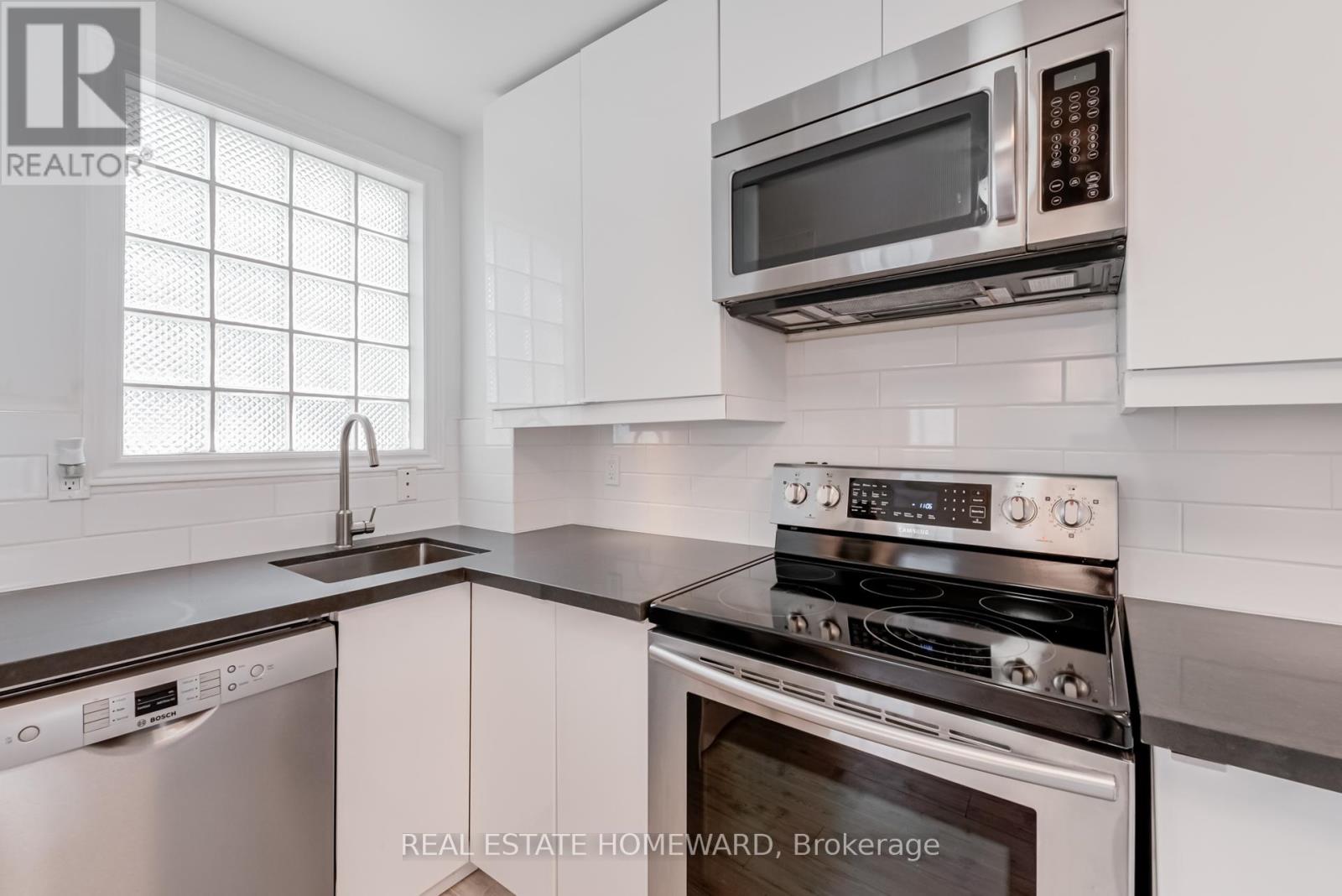Upper - 559 Delaware Avenue N, Toronto, Ontario  M6H 2V3 - Photo 13 - C12149528