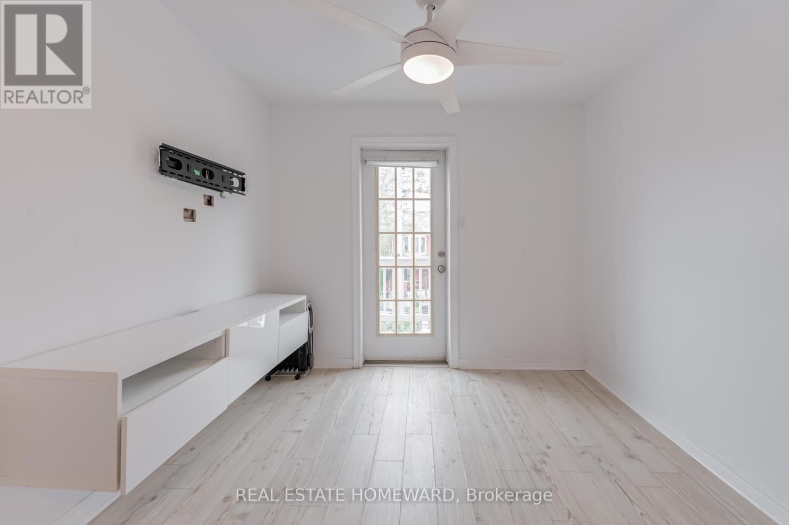Upper - 559 Delaware Avenue N, Toronto, Ontario  M6H 2V3 - Photo 8 - C12149528