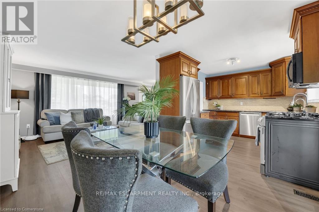 4 Black Friars Road, St. Catharines, Ontario  L2N 2M9 - Photo 10 - X12204751