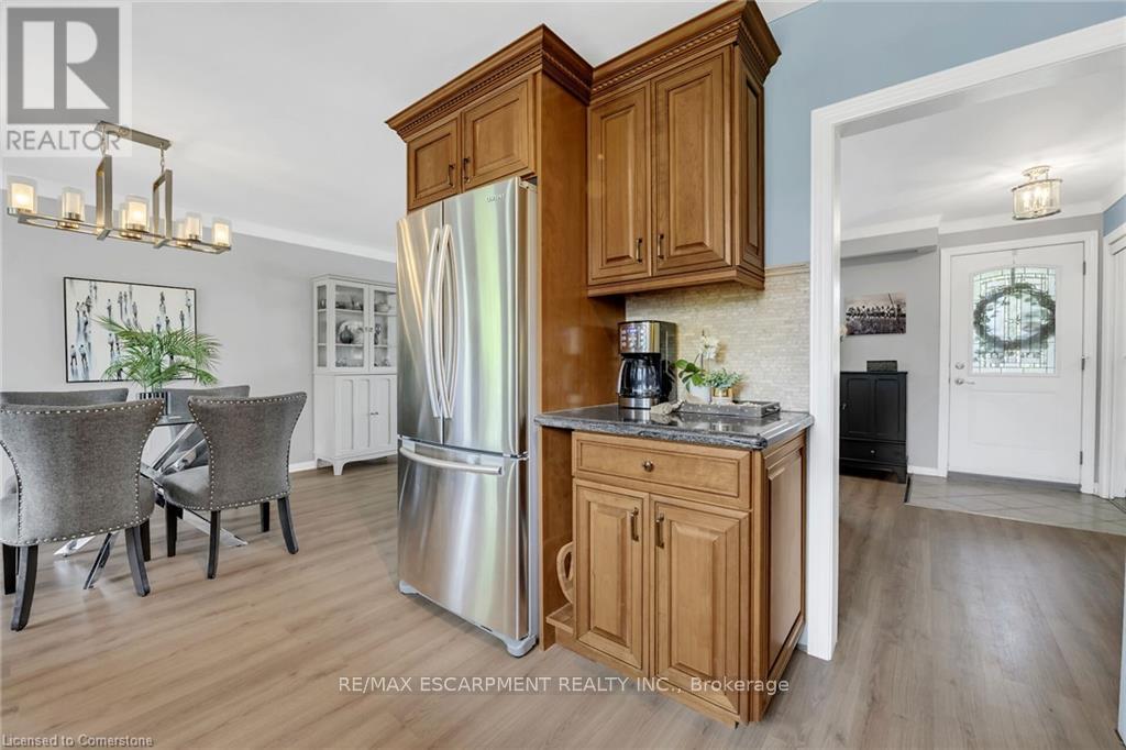 4 Black Friars Road, St. Catharines, Ontario  L2N 2M9 - Photo 15 - X12204751
