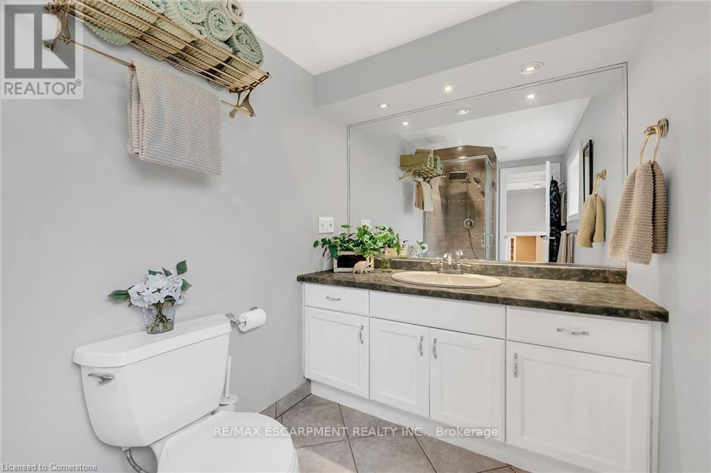 4 Black Friars Road, St. Catharines, Ontario  L2N 2M9 - Photo 31 - X12204751