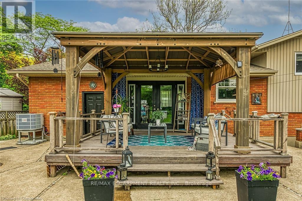 4 Black Friars Road, St. Catharines, Ontario  L2N 2M9 - Photo 37 - X12204751