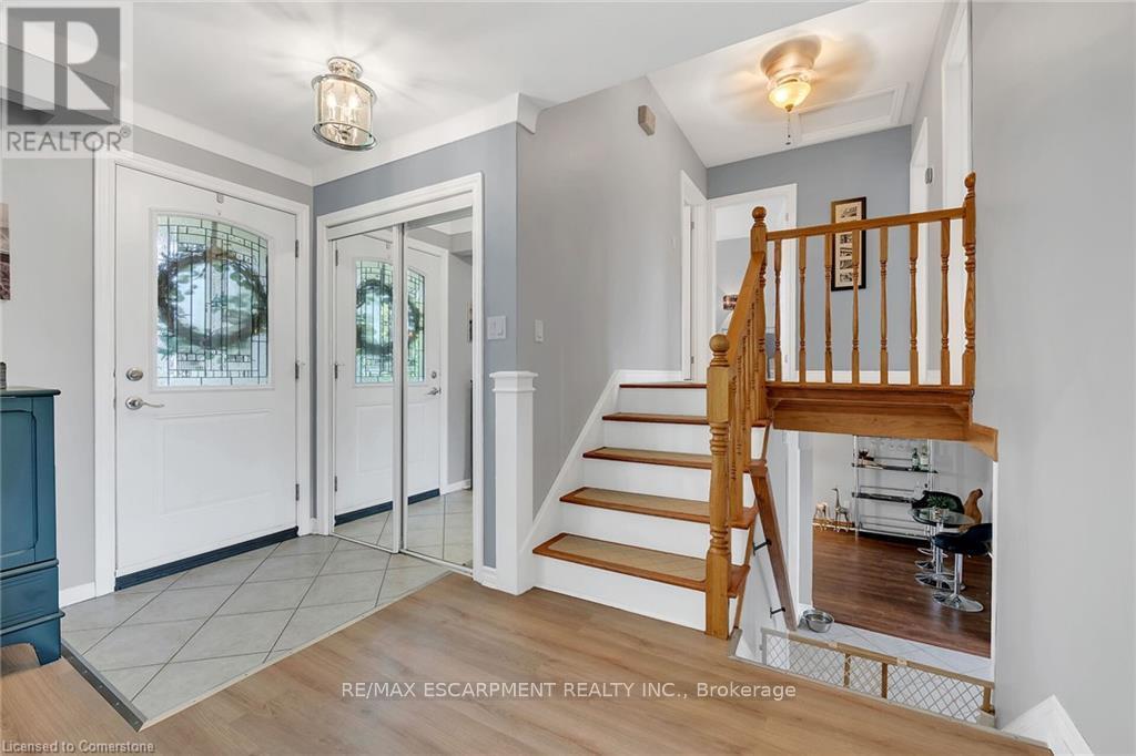 4 Black Friars Road, St. Catharines, Ontario  L2N 2M9 - Photo 4 - X12204751