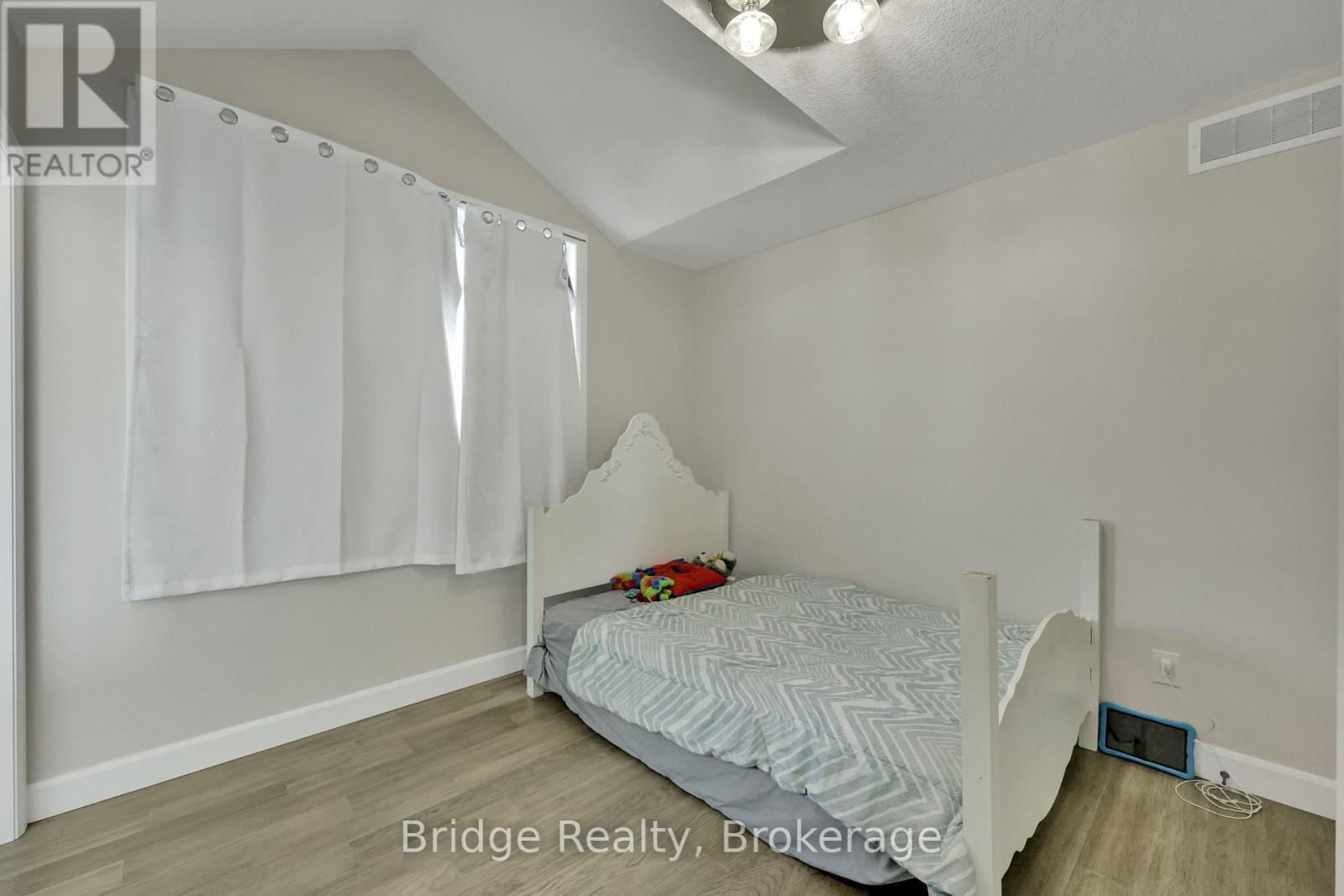 161 Mcleod Street, North Middlesex, Ontario  N0M 2K0 - Photo 37 - X12201081