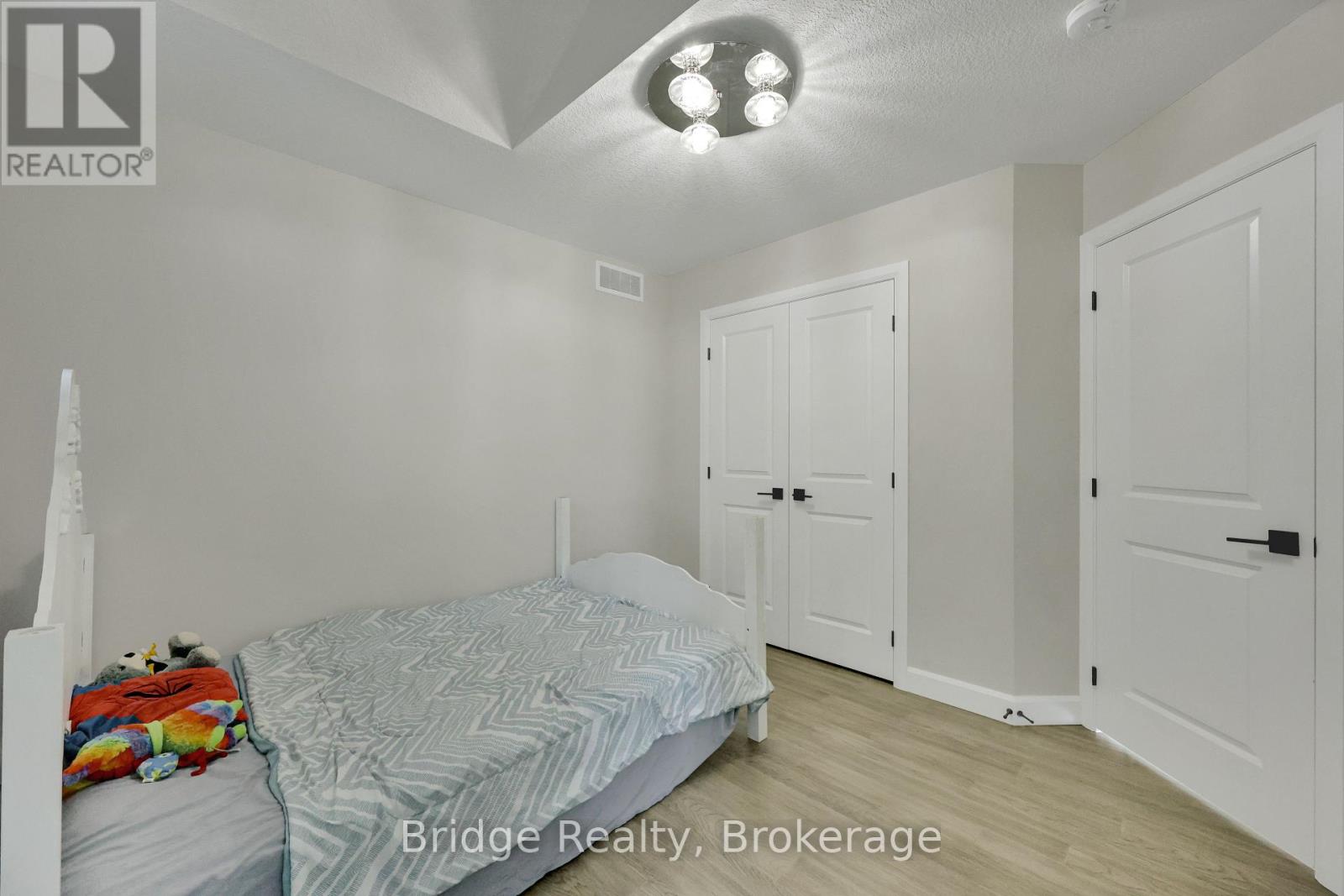 161 Mcleod Street, North Middlesex, Ontario  N0M 2K0 - Photo 38 - X12201081