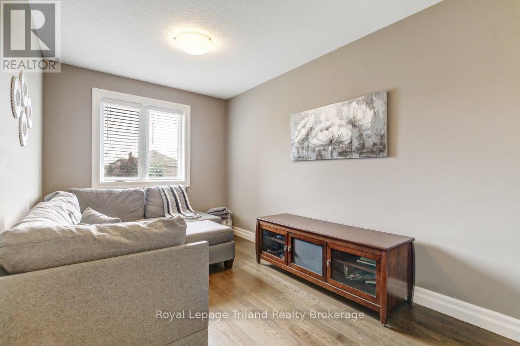 976 Springbank Avenue, Woodstock (Woodstock - North), Ontario  N4T 0C6 - Photo 8 - X12204764