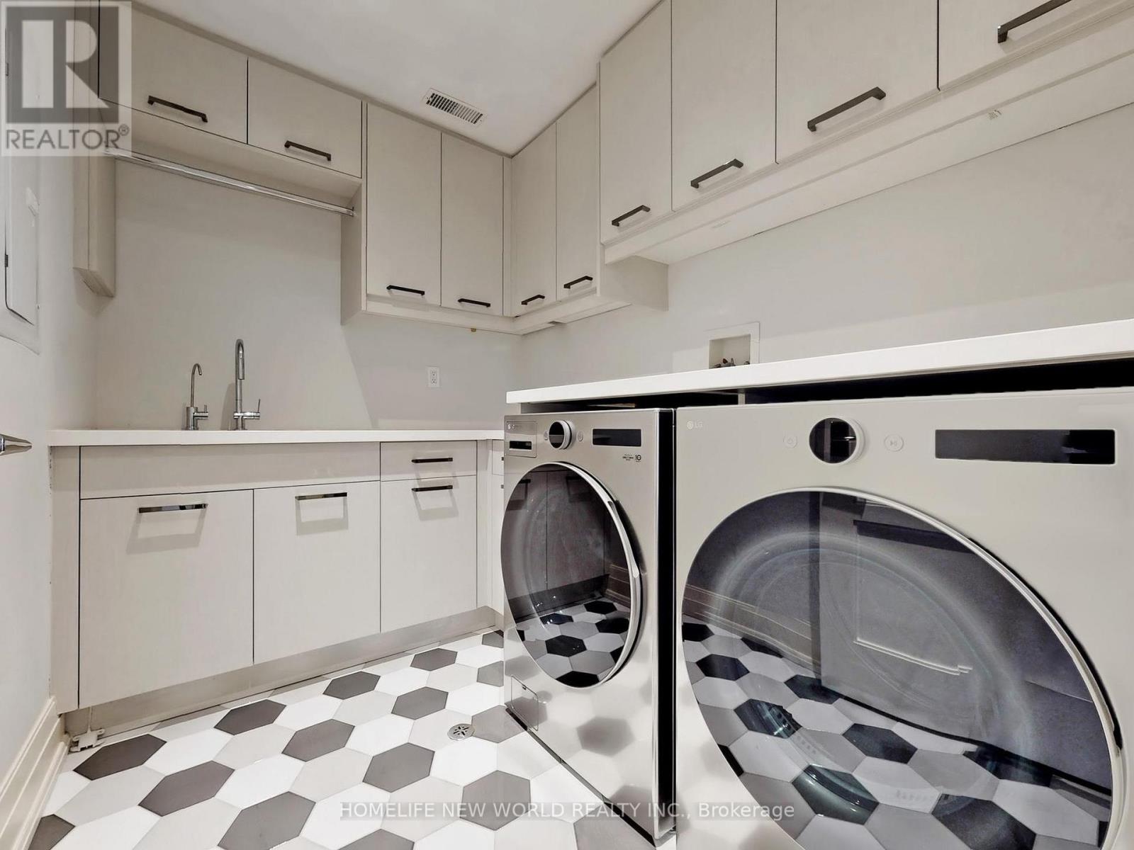 154 Yonge Boulevard, Toronto, Ontario  M5M 3H4 - Photo 41 - C12203848