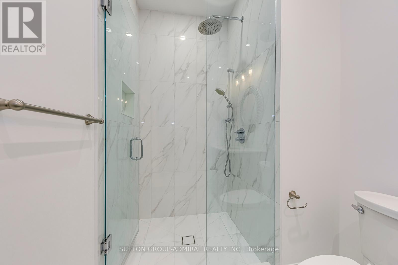 1026 Roosevelt Road, Mississauga, Ontario  L5G 3Y8 - Photo 45 - W12203697