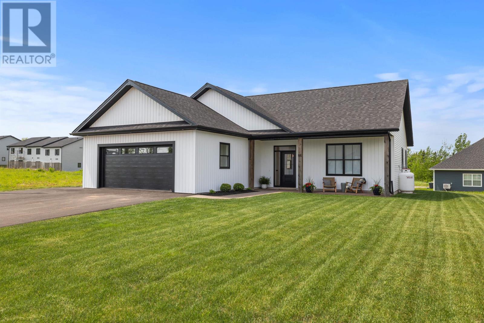 66 Smallwood Terrace, Stratford, Prince Edward Island  C1B 4L9 - Photo 2 - 202513846