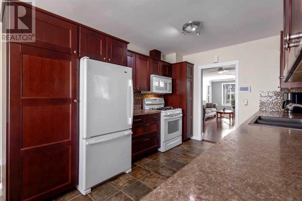 4940 48 Street, Innisfail, Alberta  T4G 1N1 - Photo 5 - A2225155