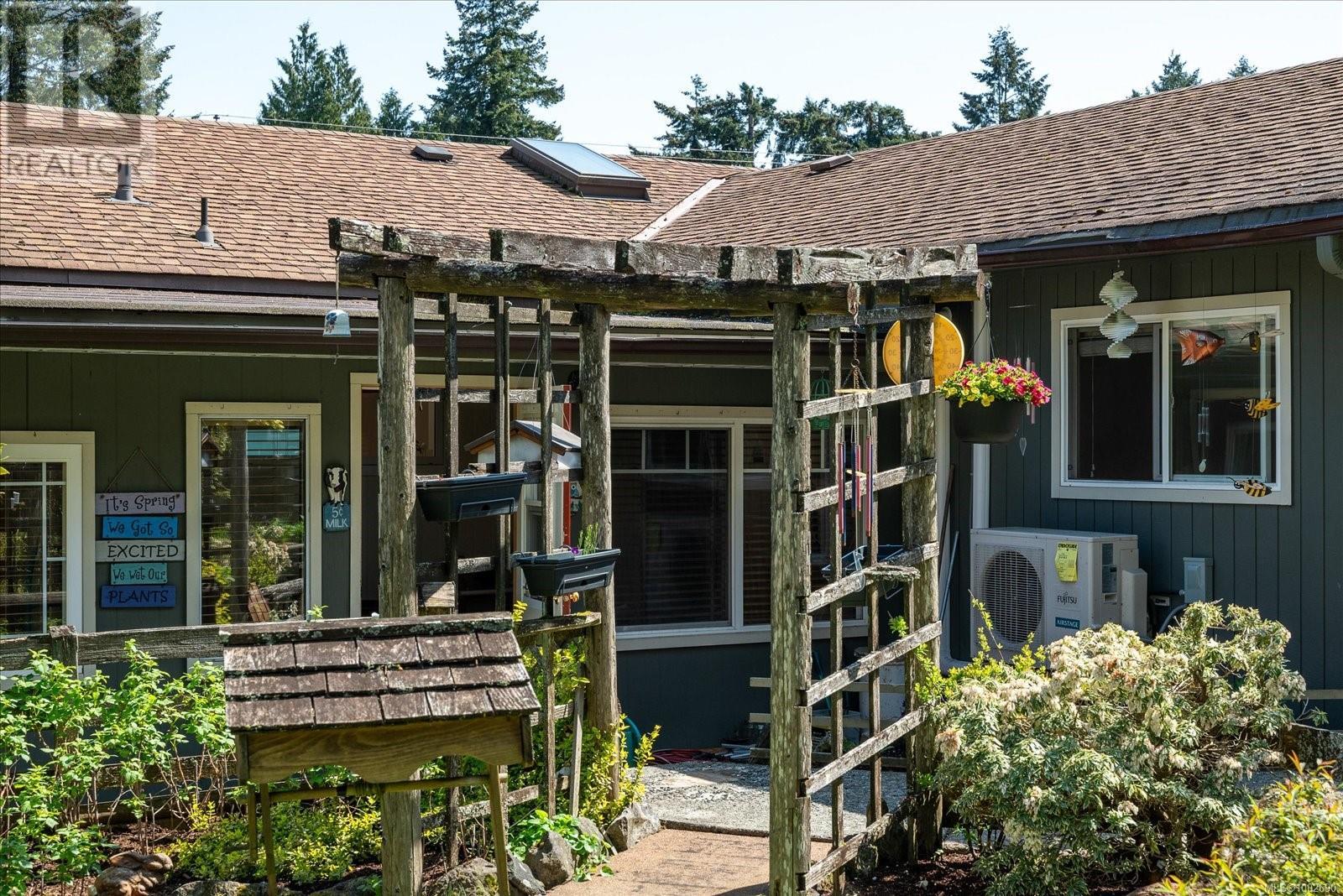 2353 Pheasant Terr, Nanaimo real estate listing 1002690 for sale