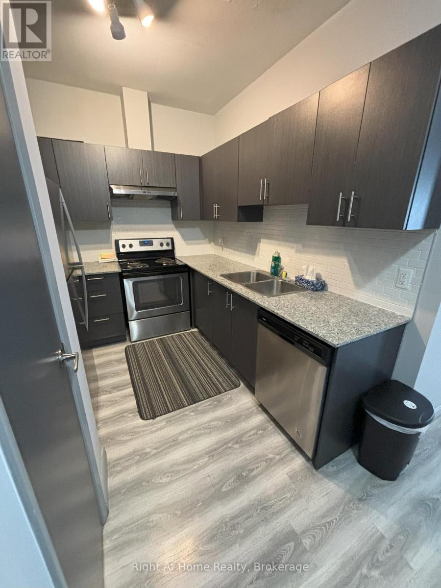 F107 - 275 Larch Street, Waterloo, Ontario  N2L 0J3 - Photo 5 - X12047002