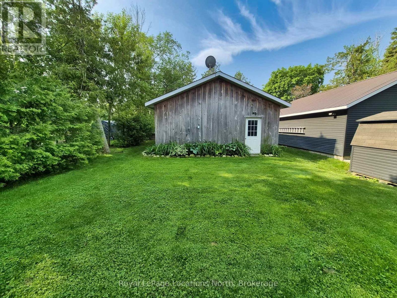 1958 Shore Lane, Wasaga Beach, Ontario L9Z 1T7 - Photo 8 - S12202590
