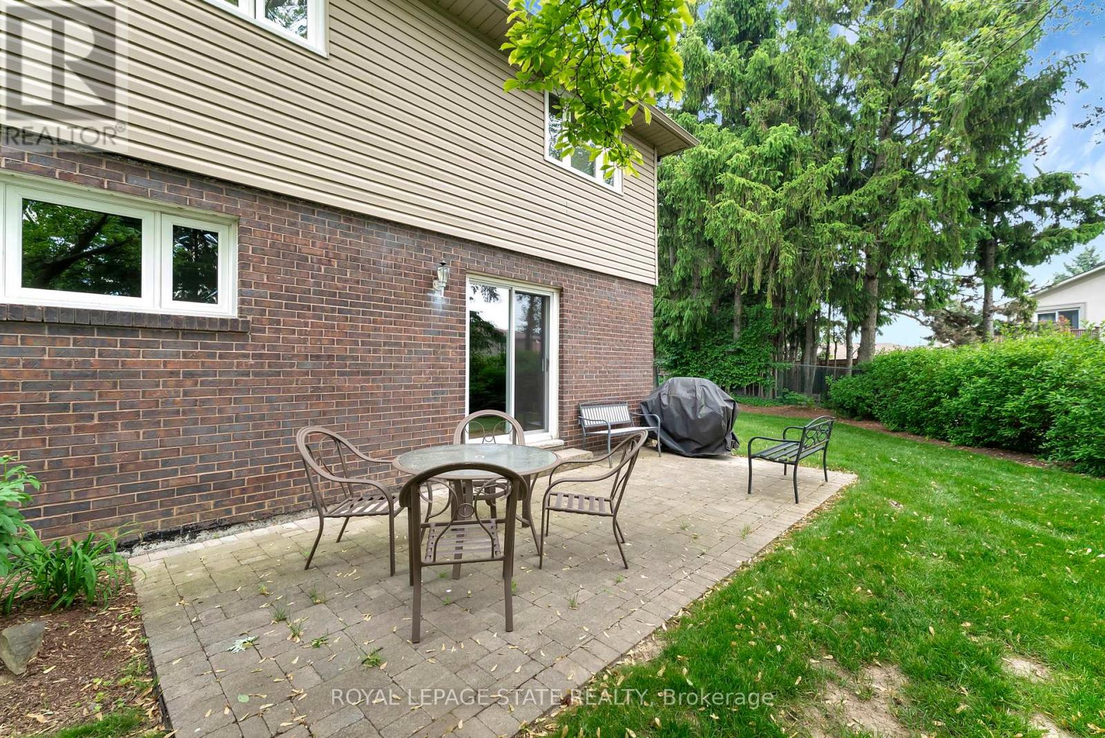 31 Rialto Court, Hamilton, Ontario  L9C 5T5 - Photo 12 - X12204761